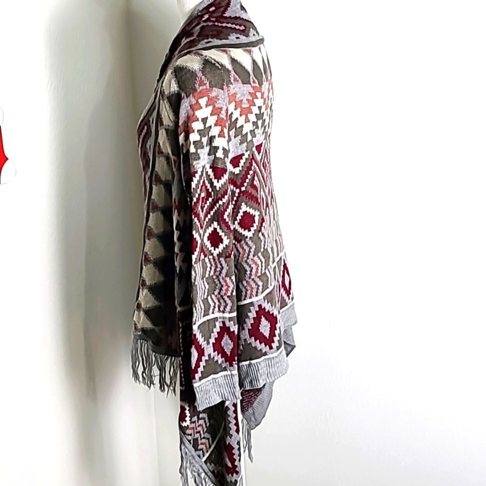 Charlotte Russe Gray & Maroon Cardigan Wrap with Fringe Accents, Size Medium - Picture 6 of 8